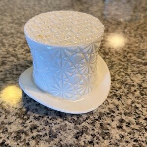 Vintage Fenton Milk Glass Top Hat - 1960’s